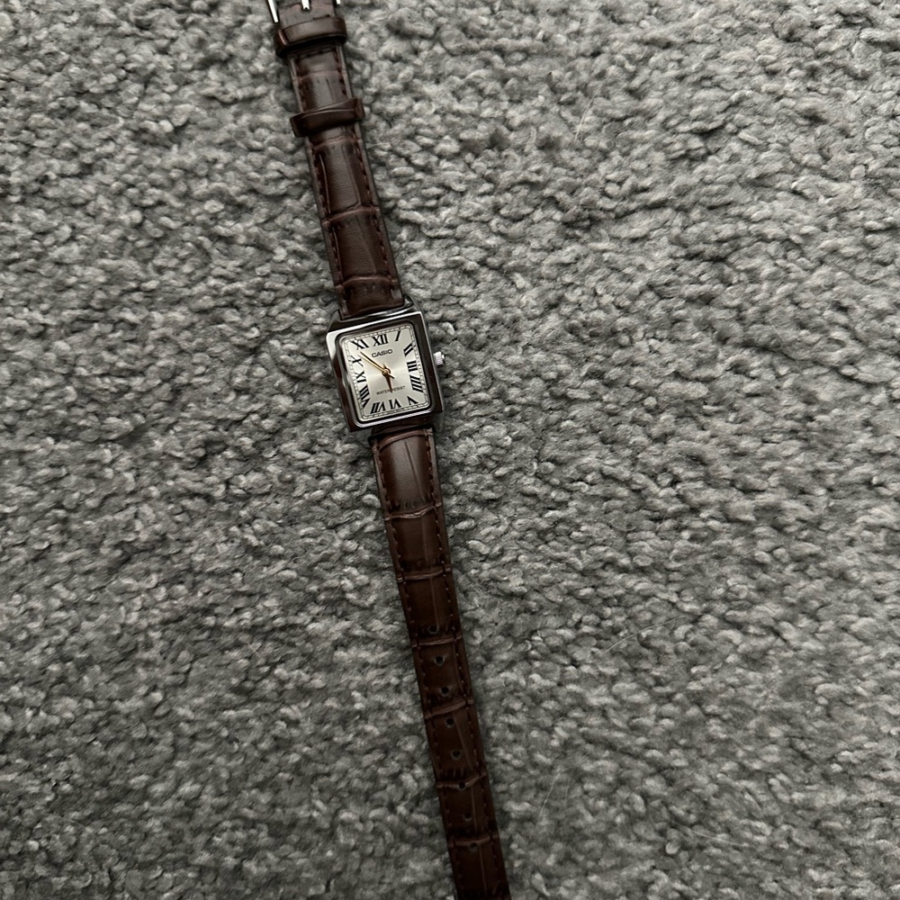 Casio LTP-V007L-9B Women's Rectangular Leather Strap watch